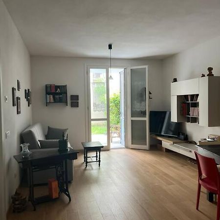 Apartment Downtown Florence, Moderno Con Giardino ภายนอก รูปภาพ